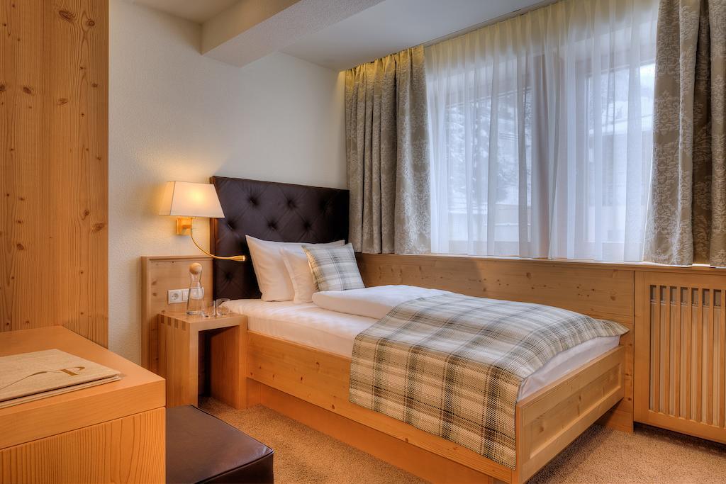Hotel Palin อิสชเกิล ห้อง รูปภาพ