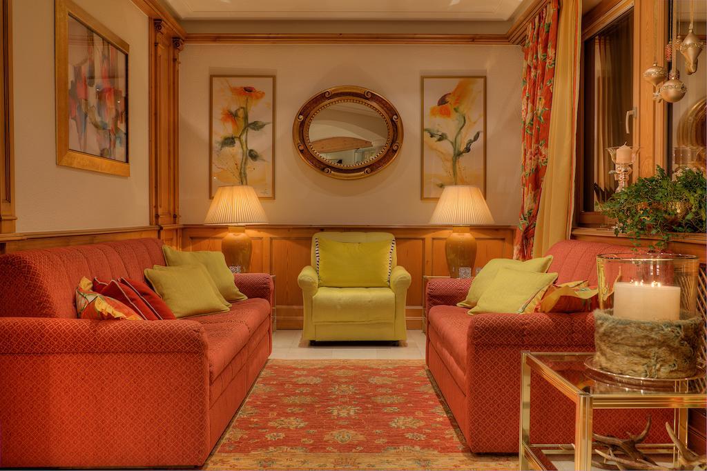 Hotel Palin อิสชเกิล ภายนอก รูปภาพ