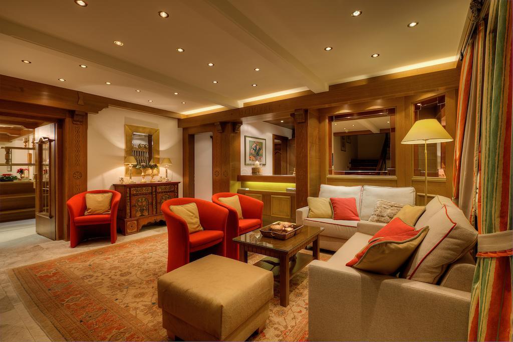 Hotel Palin อิสชเกิล ภายนอก รูปภาพ