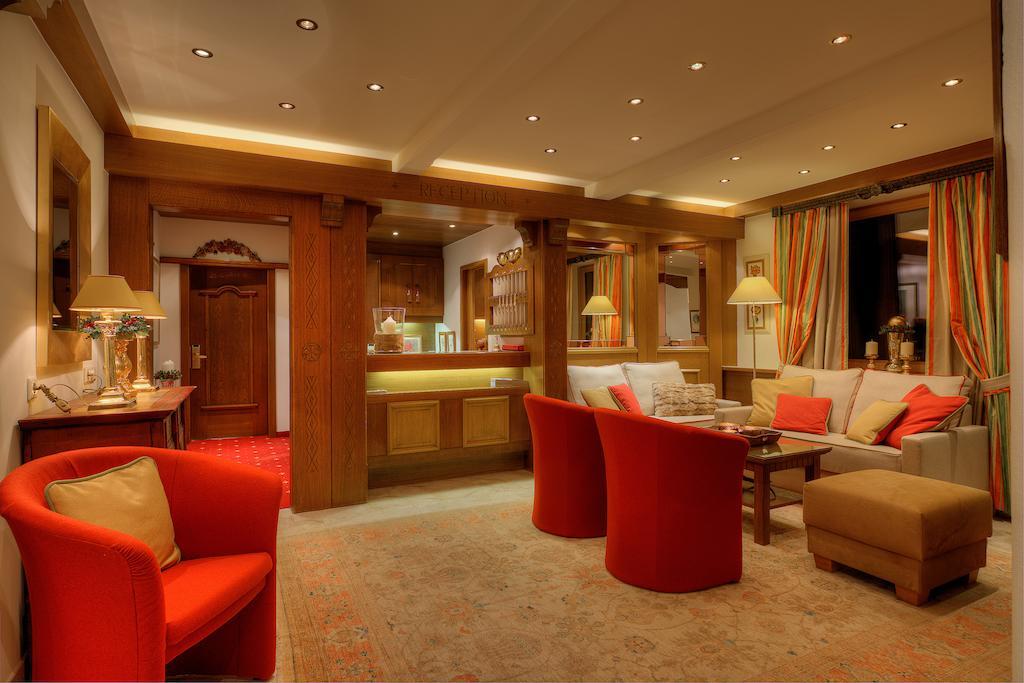 Hotel Palin อิสชเกิล ภายนอก รูปภาพ