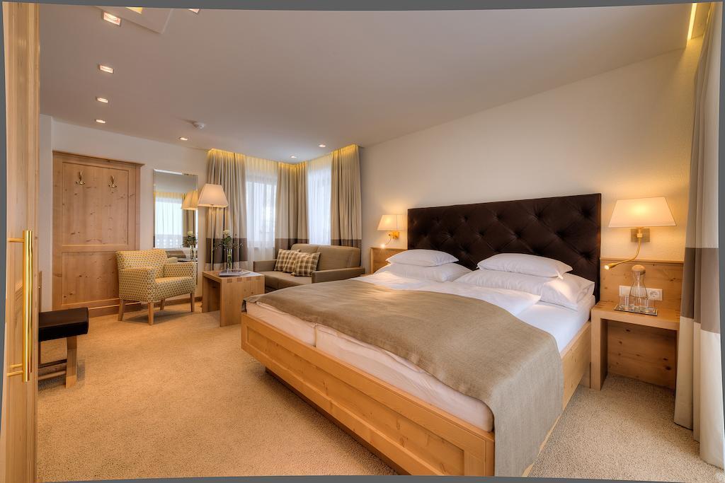 Hotel Palin อิสชเกิล ห้อง รูปภาพ