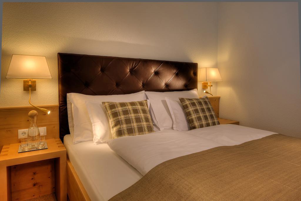 Hotel Palin อิสชเกิล ภายนอก รูปภาพ